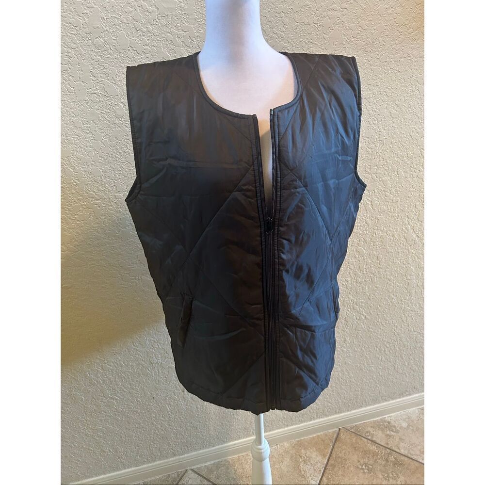 Socialite Size S/M Quilted Zip Up Vest Black Lightweight Layering Casual NWT